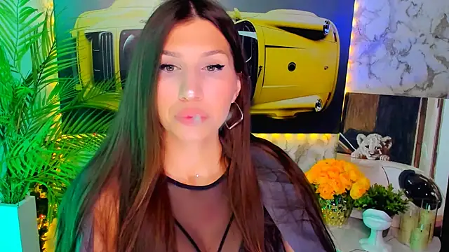 Mollyinyourmind online show from 11.06.25