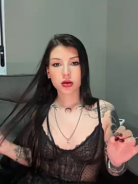 Snapshot of Privad_ravenna chatting on 06.15.26 Privad ravenna online show from 06.15.26