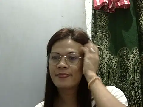 Snapshot of juicycum069 chatting on 10.22.25 juicycum069 online show from 10.22.25