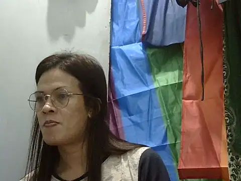 juicycum069 online show from 11.06.25