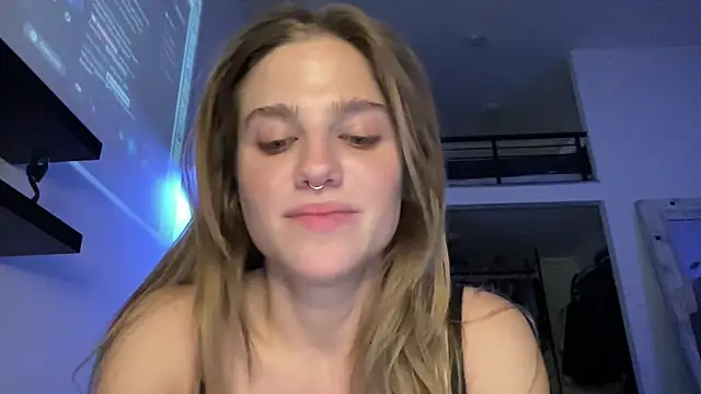 Snapshot of sweetceeme chatting on 02.15.26 sweetceeme online show from 02.15.26