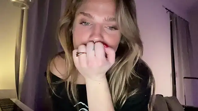 Snapshot of sweetceeme chatting on 02.23.26 sweetceeme online show from 02.23.26