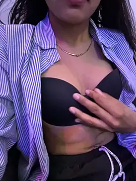 modelnishu online show from 10.27.25