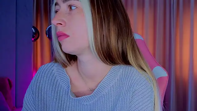 Reina Cummings online show from 10.28.25