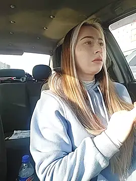 Reina Cummings online show from 03.06.26