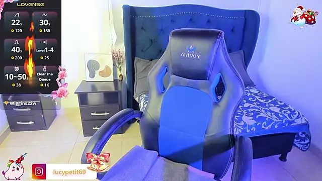 LucyPetit online show from 01.15.26