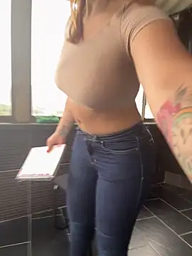 AlissonPeach01 online show from 09.15.25