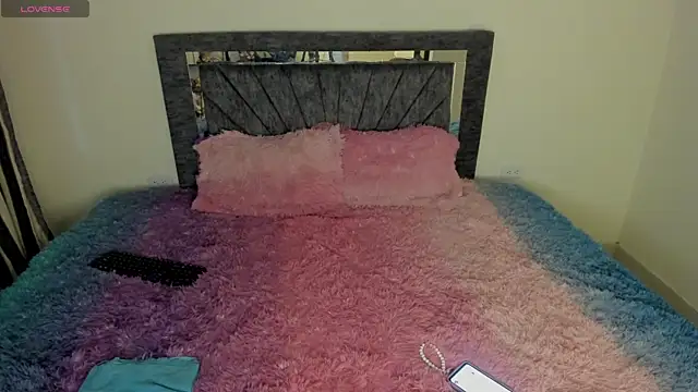 Laurasofia01 online show from 04.14.26