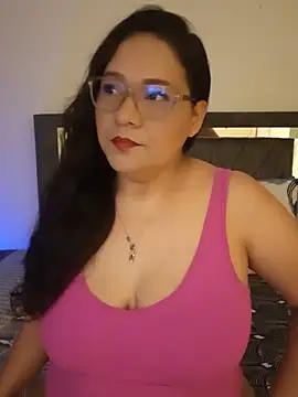 Snapshot of Laurasofia01 chatting on 05.31.26 Laurasofia01 online show from 05.31.26