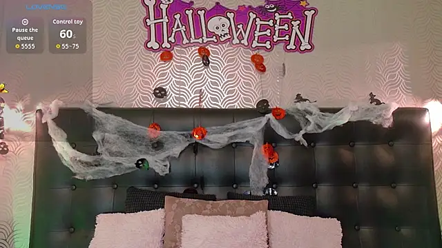 Snapshot of Sharonevanss_ chatting on 10.25.25 Sharonevanss  online show from 10.25.25