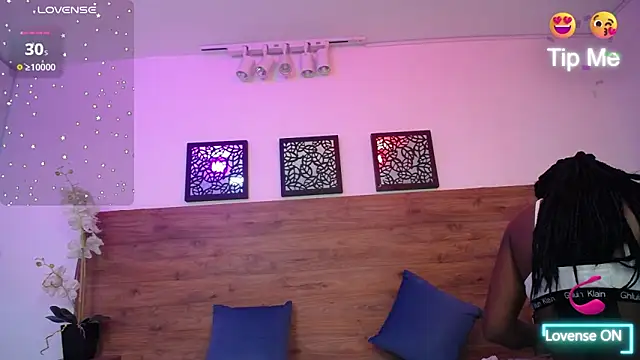 Snapshot of AlexandraCambell chatting on 09.16.25 AlexandraCambell online show from 09.16.25