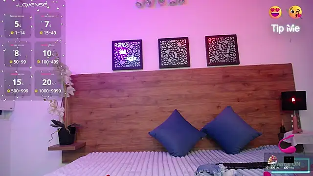 Snapshot of AlexandraCambell chatting on 09.20.25 AlexandraCambell online show from 09.20.25