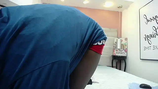 Snapshot of AlexandraCambell chatting on 12.04.25 AlexandraCambell online show from 12.04.25