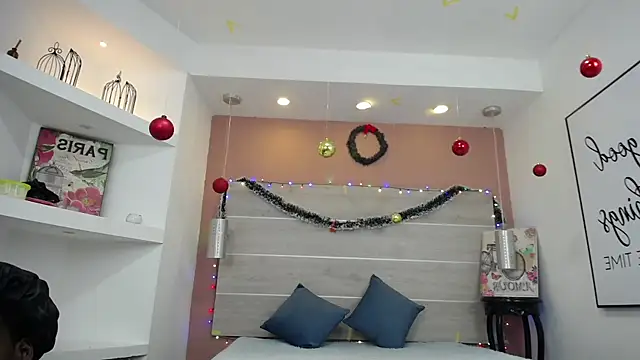 Snapshot of AlexandraCambell chatting on 12.16.25 AlexandraCambell online show from 12.16.25