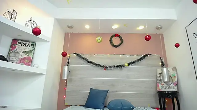 Snapshot of AlexandraCambell chatting on 12.21.25 AlexandraCambell online show from 12.21.25