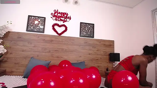 Snapshot of AlexandraCambell chatting on 02.13.26 AlexandraCambell online show from 02.13.26