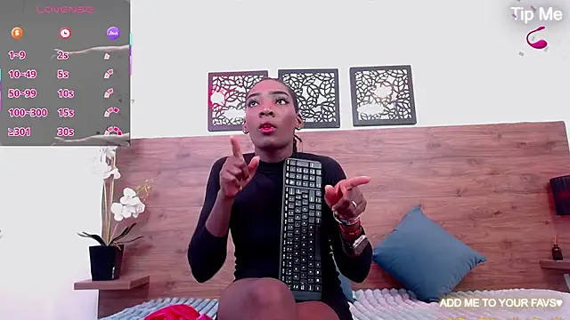 Snapshot of AlexandraCambell chatting on 03.01.26 AlexandraCambell online show from 03.01.26