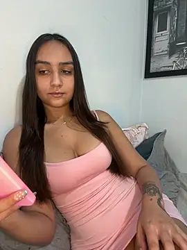 Snapshot of hannahhotwife chatting on 08.05.26 hannahhotwife online show from 08.05.26