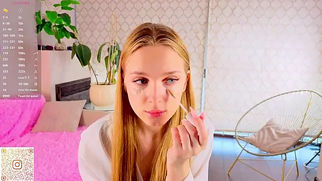 CindyGreen online show from 10.10.25