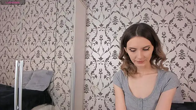 FloraNesli online show from 05.15.26