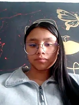 SofieLove 01 online show from 04.04.26