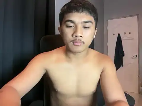 Snapshot of pinoyAdrianneXXX chatting on 07.05.26 pinoyAdrianneXXX online show from 07.05.26