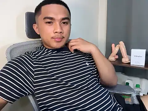 Snapshot of pinoyAdrianneXXX chatting on 08.02.26 pinoyAdrianneXXX online show from 08.02.26