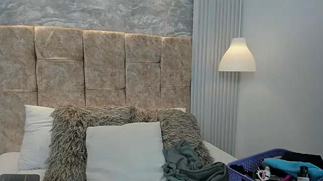 leilapons online show from 09.16.25