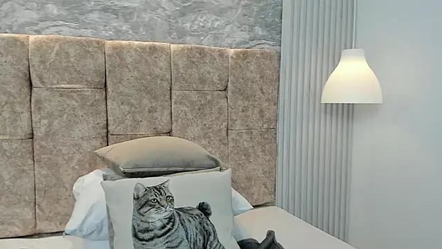 leilapons online show from 10.07.25