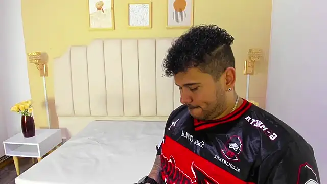 Snapshot of michael_hill1 chatting on 10.21.25 michael hill1 online show from 10.21.25