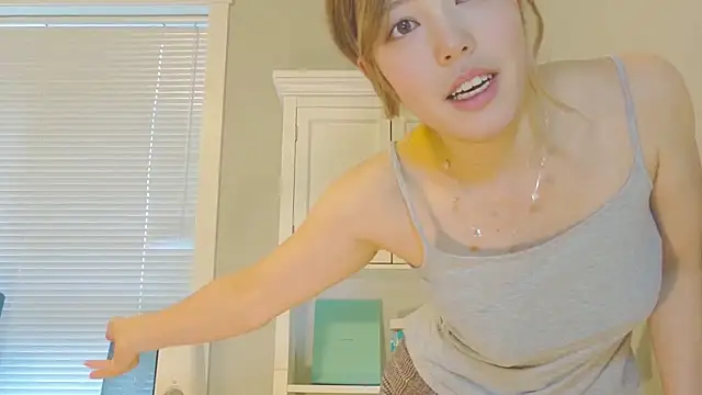 Nana with online show from 11.29.25