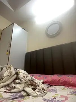 Snapshot of milf_banger121 chatting on 11.19.25 milf banger121 online show from 11.19.25