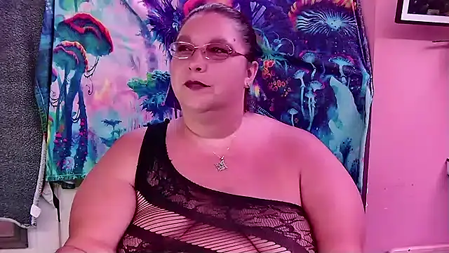 Snapshot of lil-gemini-hippy chatting on 09.25.25 lil-gemini-hippy online show from 09.25.25