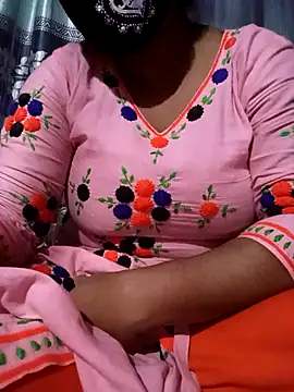 Snapshot of ANNA_HOT111 chatting on 11.23.25 ANNA HOT111 online show from 11.23.25