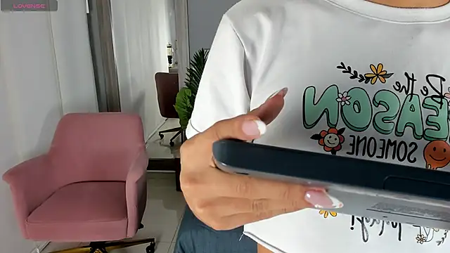 Alaiaguerra online show from 11.23.25