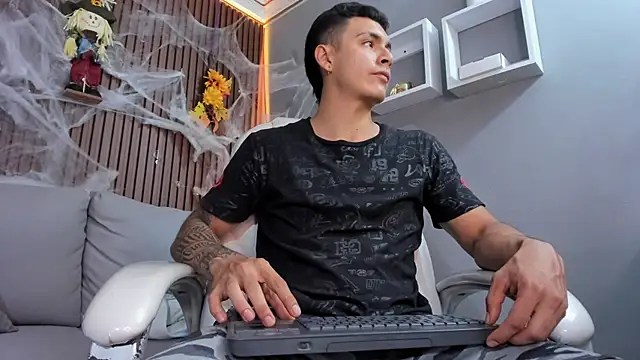 Leo santoro online show from 10.28.25