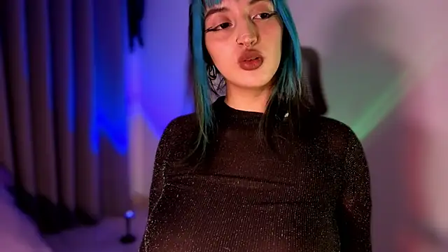 Snapshot of Blueee_cat chatting on 07.19.26 Blueee cat online show from 07.19.26