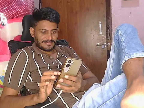 Snapshot of krishjaat43 chatting on 04.22.26 krishjaat43 online show from 04.22.26