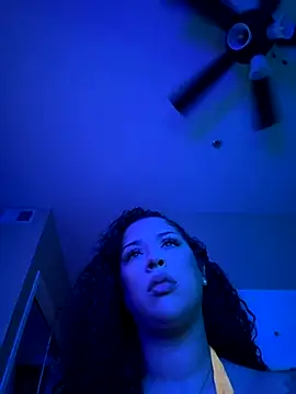 Snapshot of theviberoom chatting on 09.27.25 theviberoom online show from 09.27.25