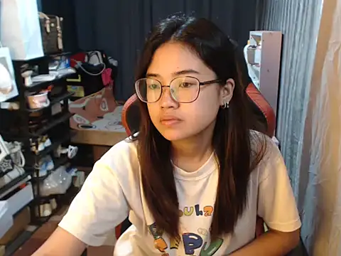 urhoneybunny25 online show from 10.10.25