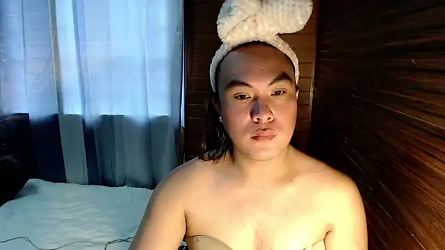 Snapshot of asianayumi chatting on 10.10.25 asianayumi online show from 10.10.25