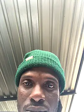 Snapshot of cuminsidebby chatting on 10.19.25 cuminsidebby online show from 10.19.25