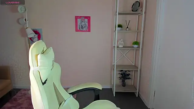 Lori Blossom online show from 09.30.25