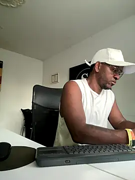 Snapshot of AndyCalifornia1 chatting on 10.15.25 AndyCalifornia1 online show from 10.15.25