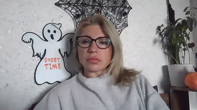 fox red lady7 online show from 10.30.25