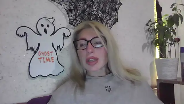 fox red lady7 online show from 10.30.25