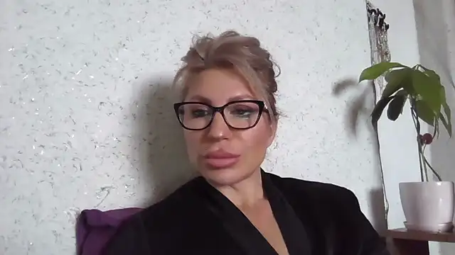 fox red lady7 online show from 04.15.26