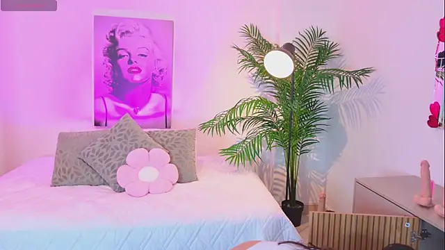 LUNAA    online show from 03.26.26