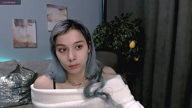 Snapshot of SophieAsh chatting on 09.28.25 SophieAsh online show from 09.28.25