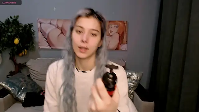 Snapshot of SophieAsh chatting on 10.09.25 SophieAsh online show from 10.09.25